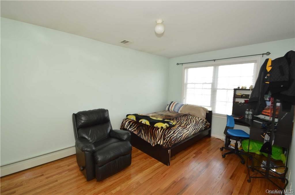 106 Roosevelt Avenue Property Photo 14