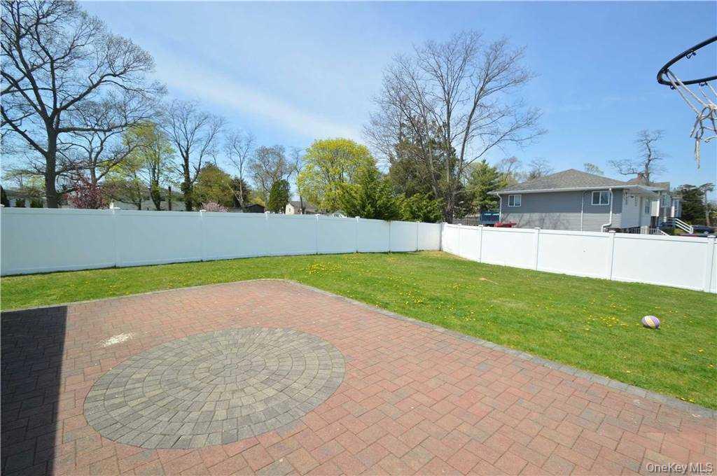 106 Roosevelt Avenue Property Photo 18