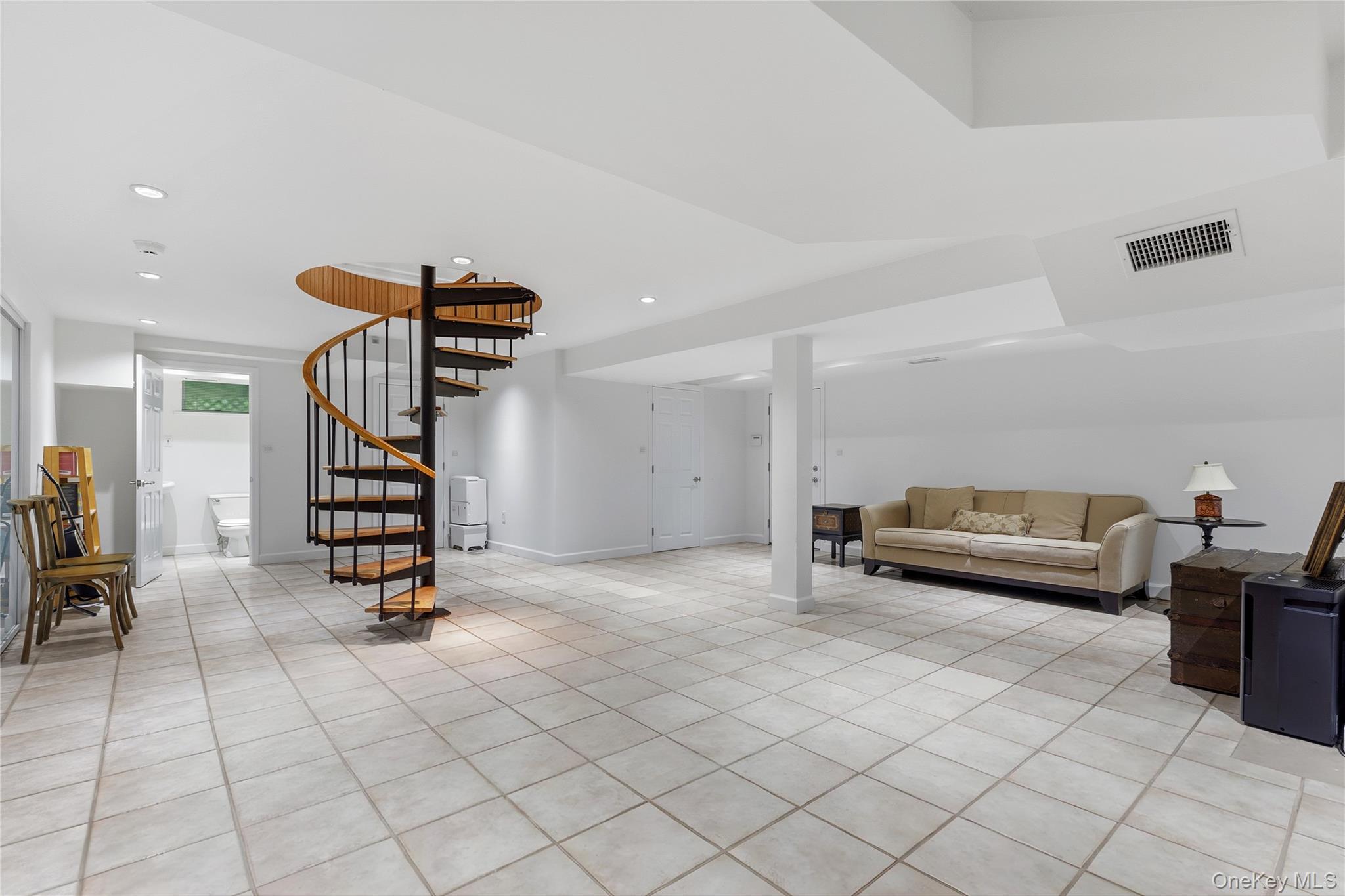 191 Beechmont Drive Property Photo 39