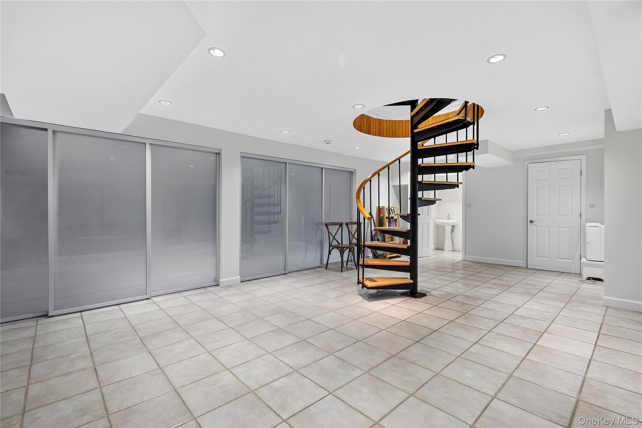191 Beechmont Drive Property Photo 41