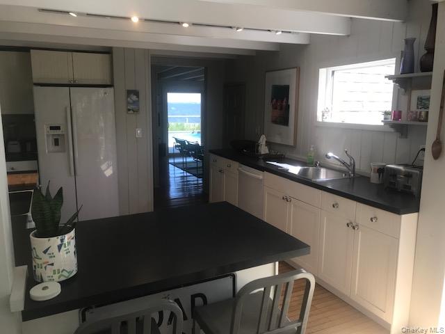 209 Bayview Walk Property Photo 6