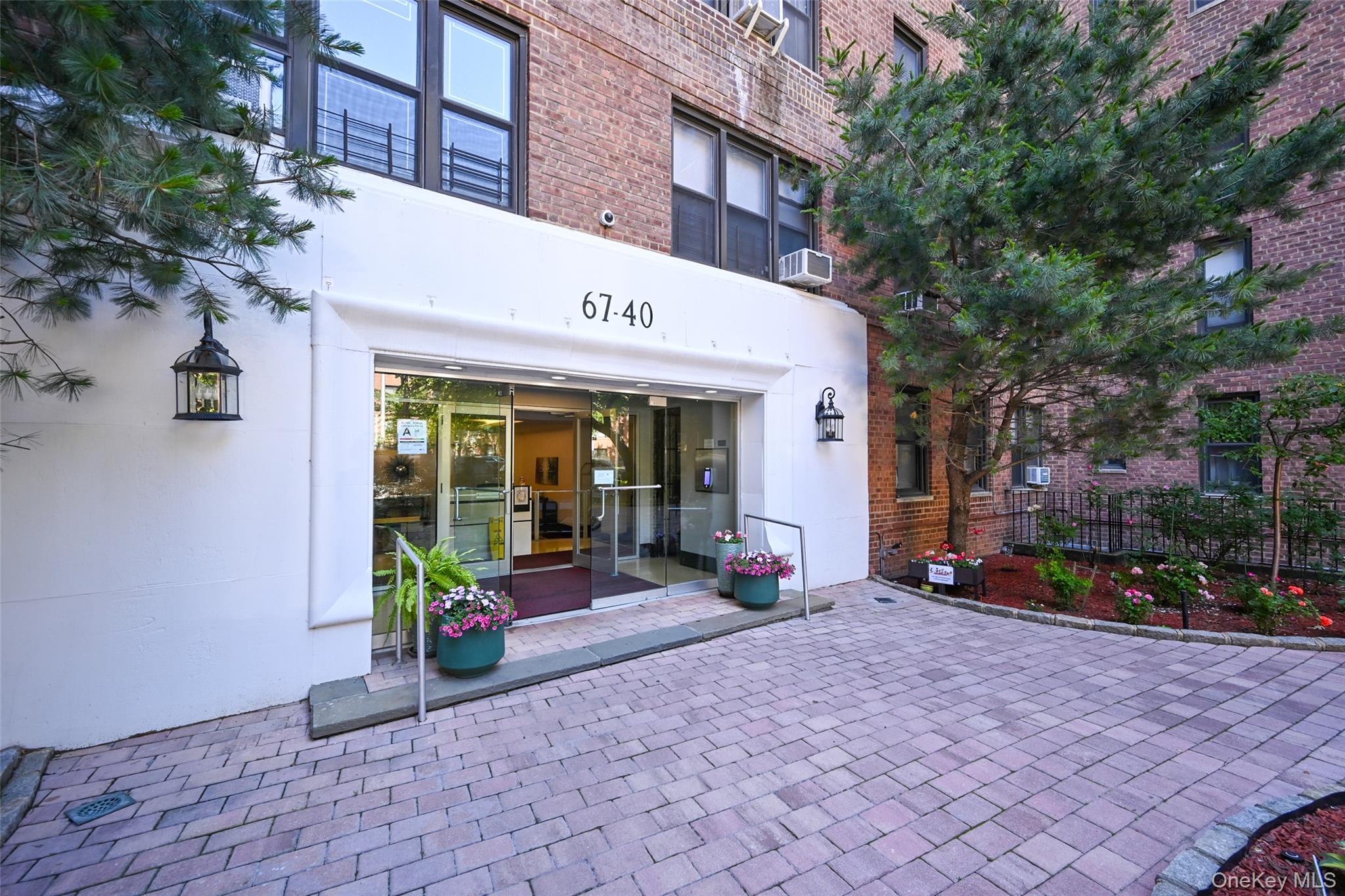 67-40 Yellowstone Boulevard 4m Property Photo 2