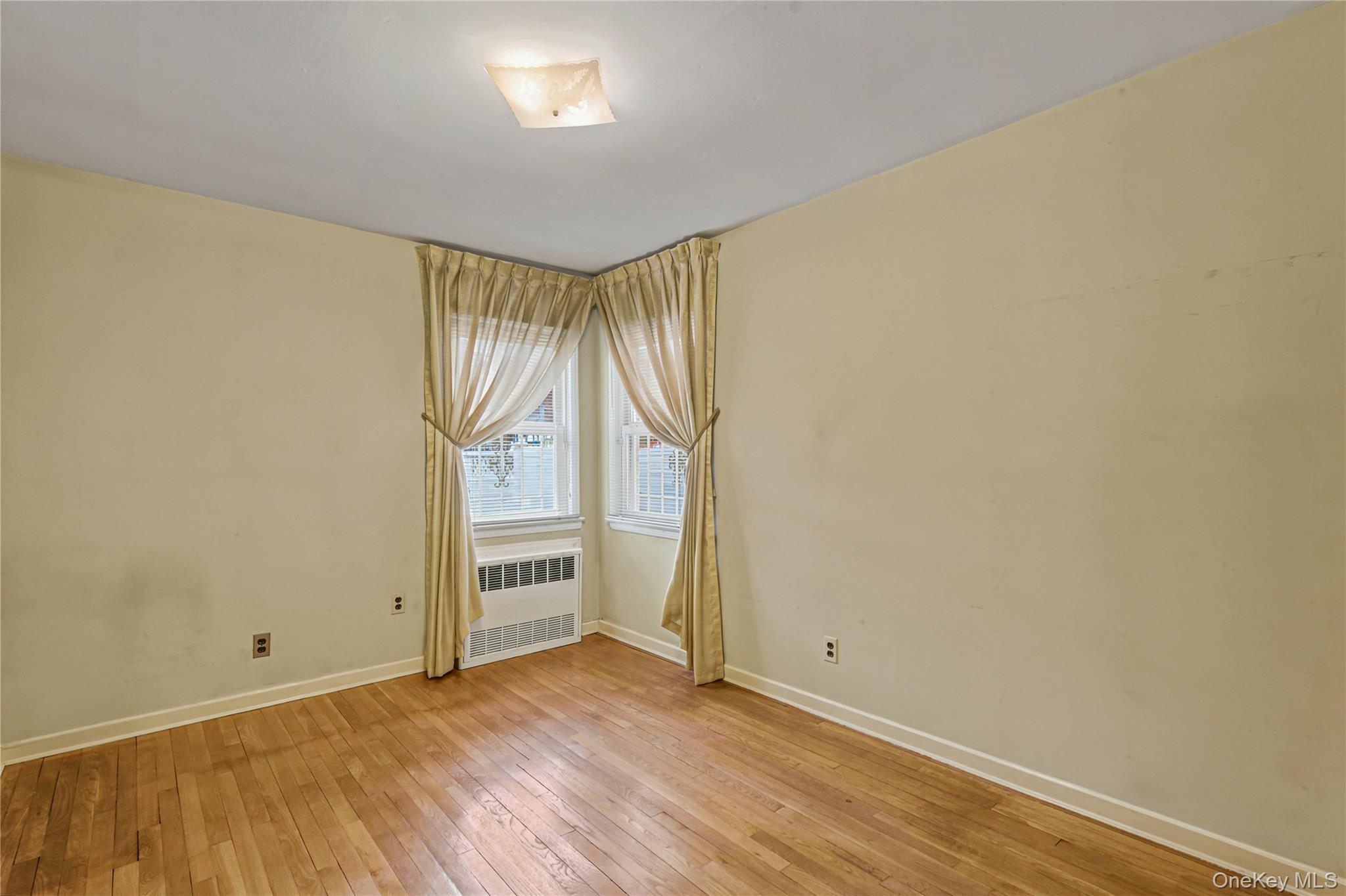 4365 158th Street Property Photo 8