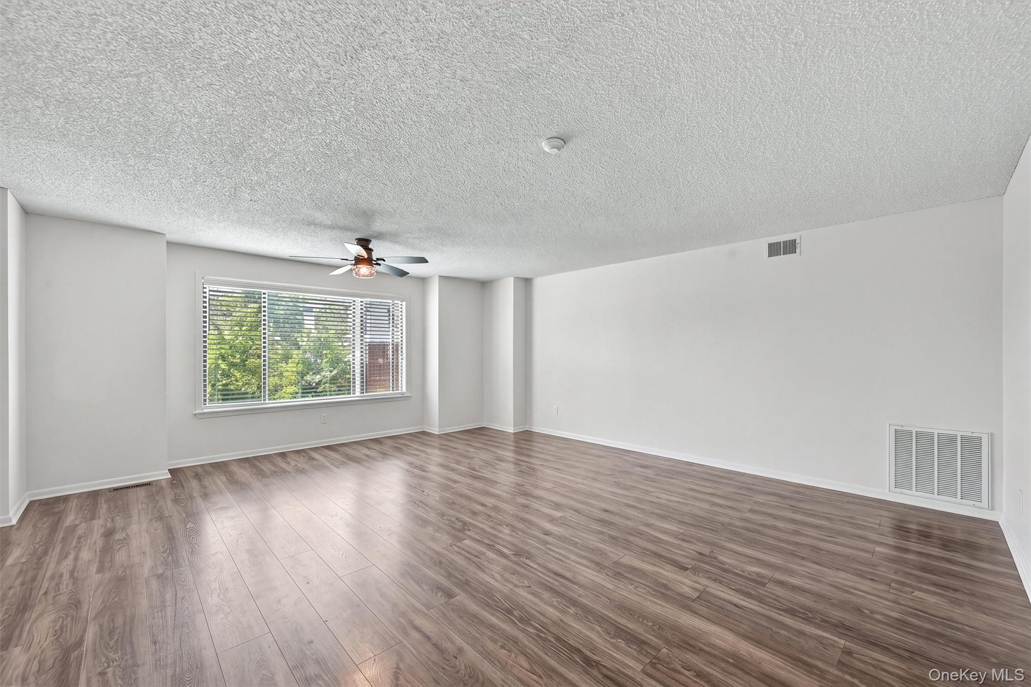6 Linda Court Property Photo 4