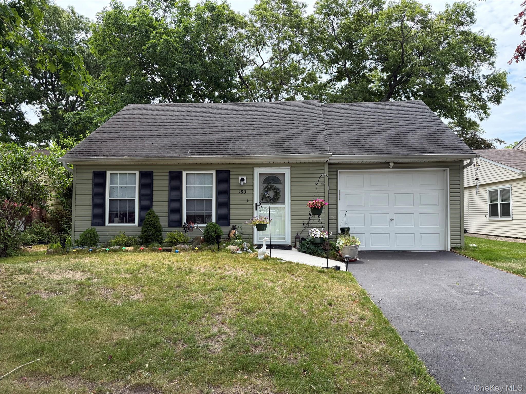 183 Kingston Drive Property Photo 1