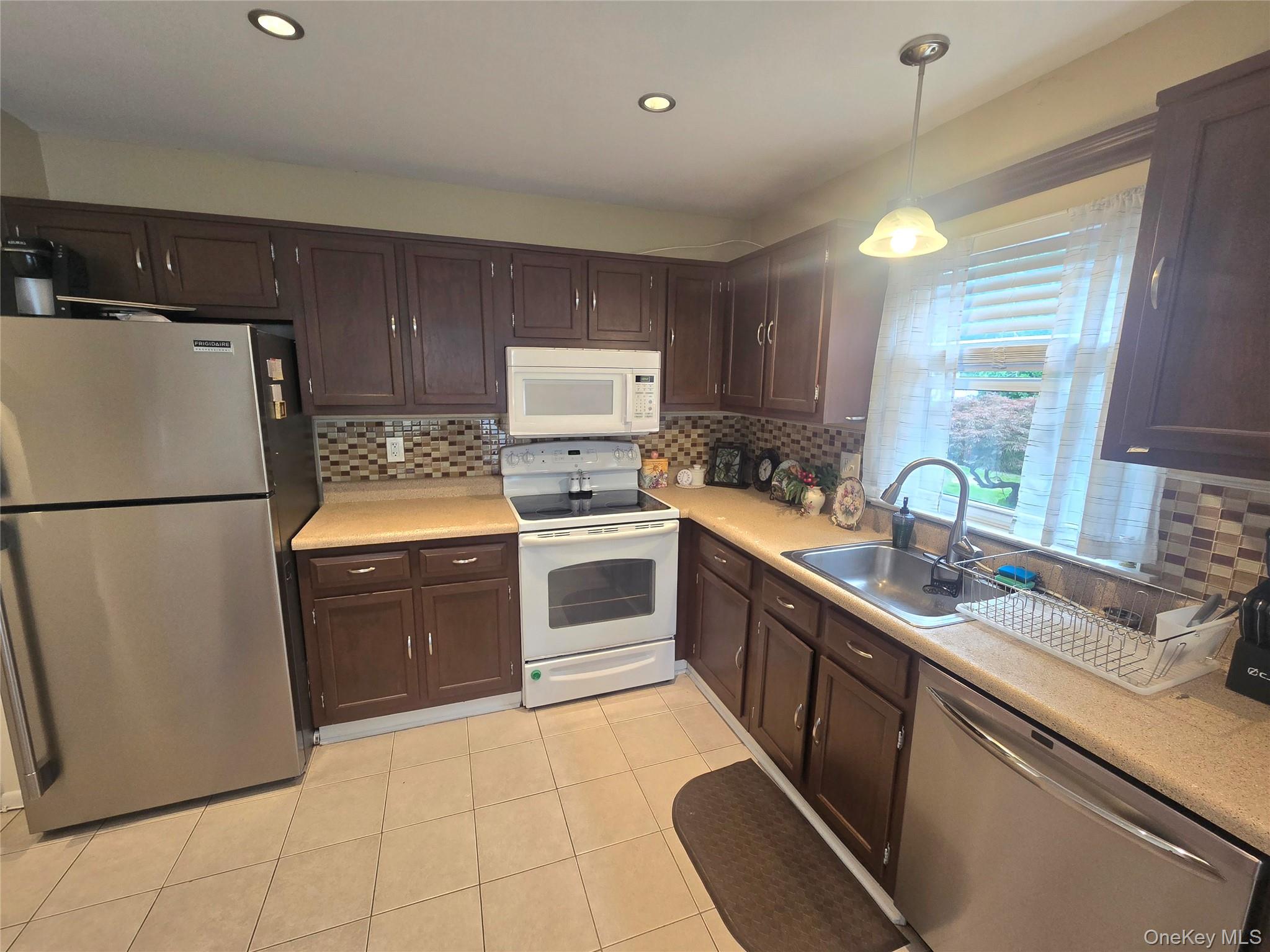 183 Kingston Drive Property Photo 9