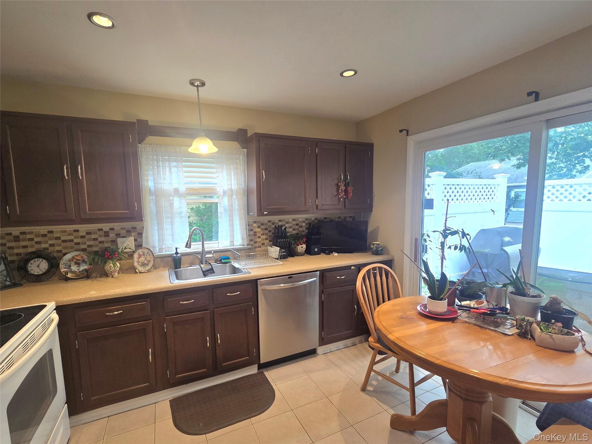 183 Kingston Drive Property Photo 10