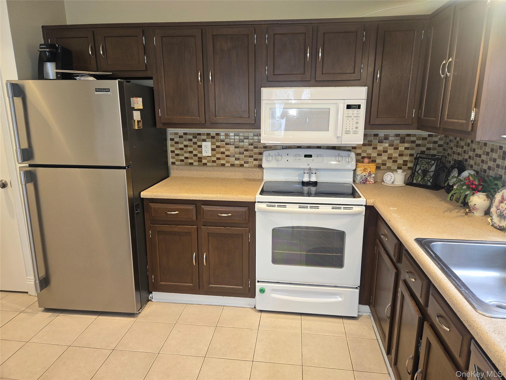 183 Kingston Drive Property Photo 11