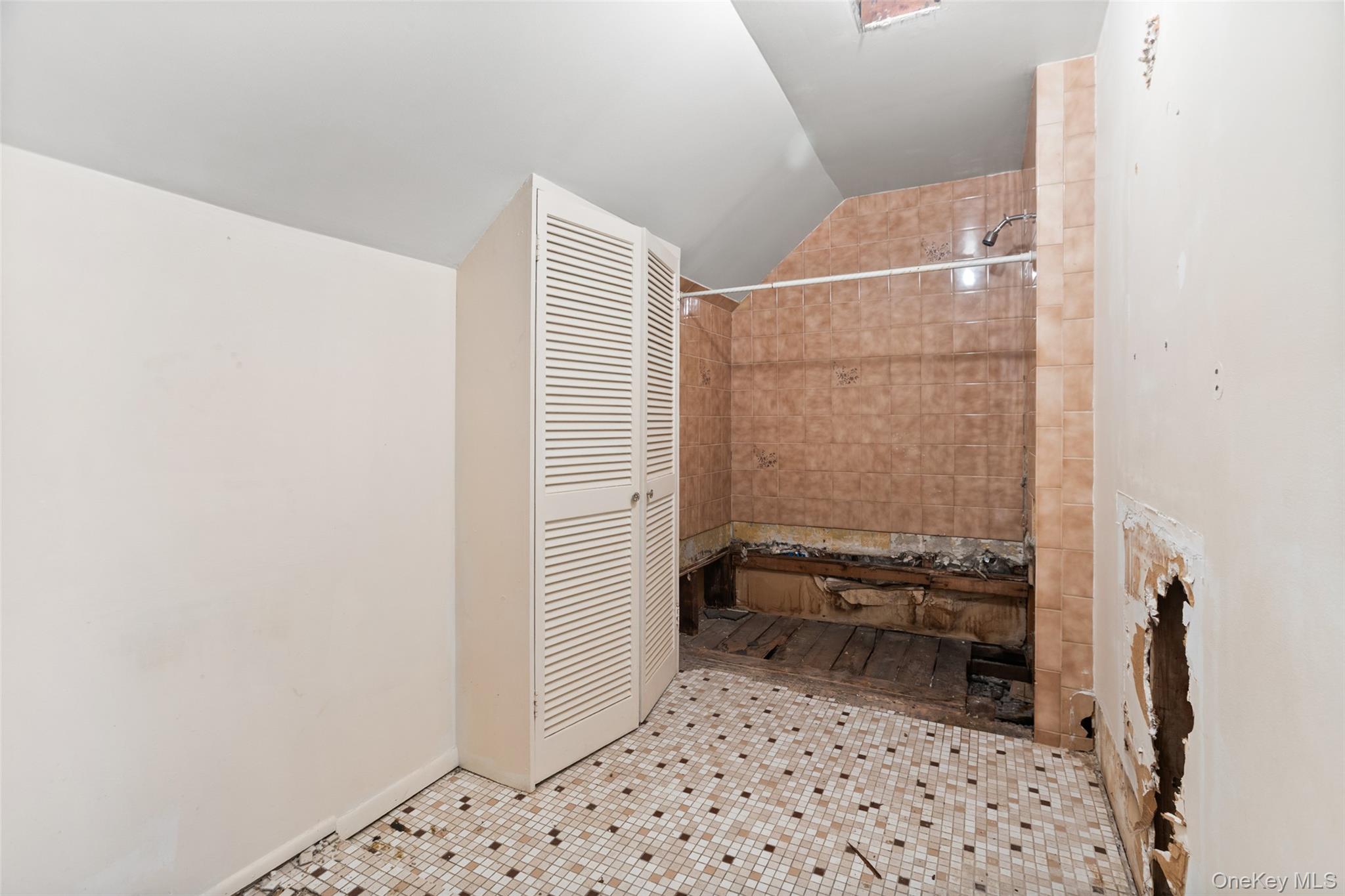 51 Grove Street Property Photo 39