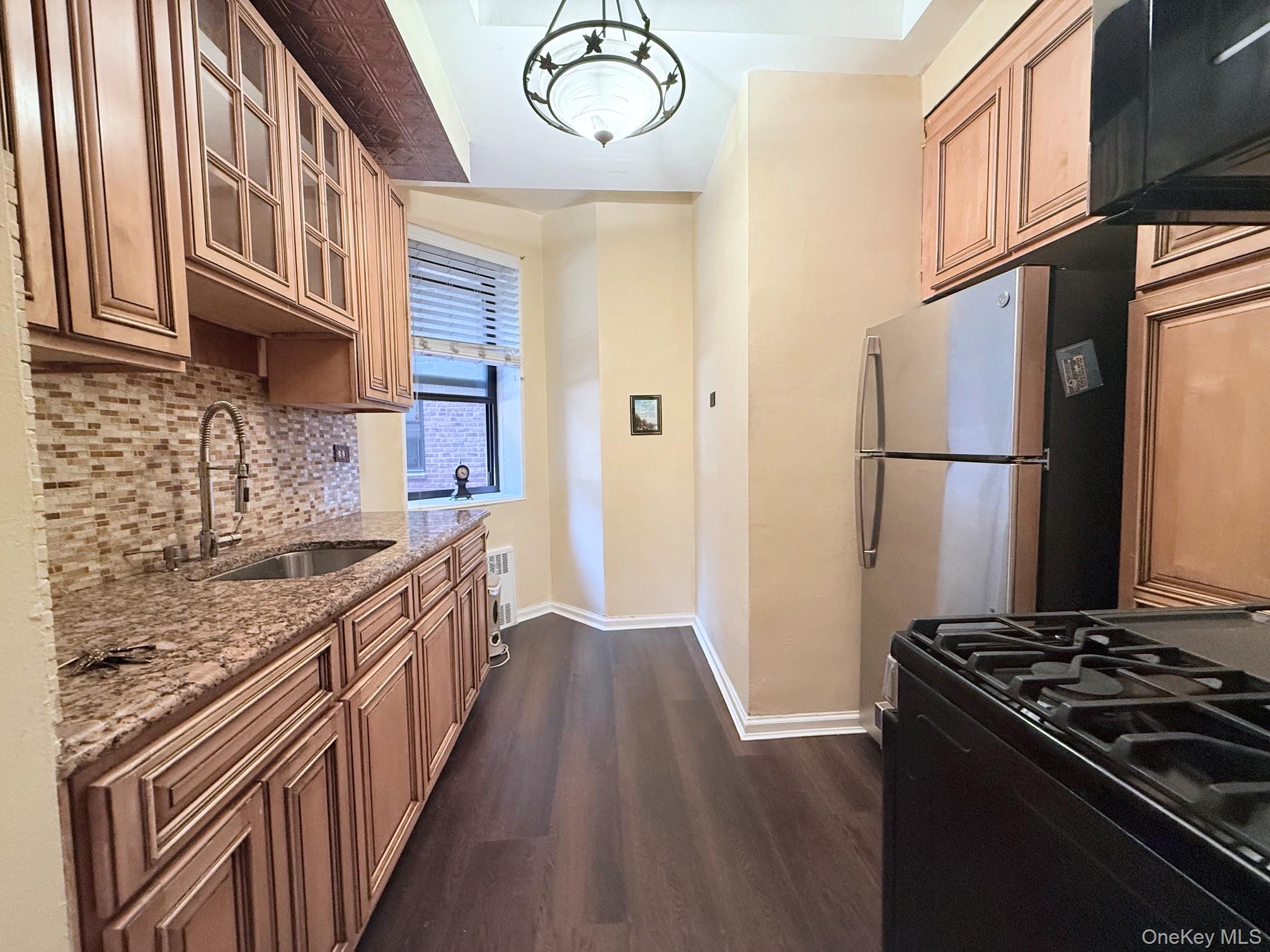 83-75 Woodhaven Boulevard Lb10 Property Photo 2
