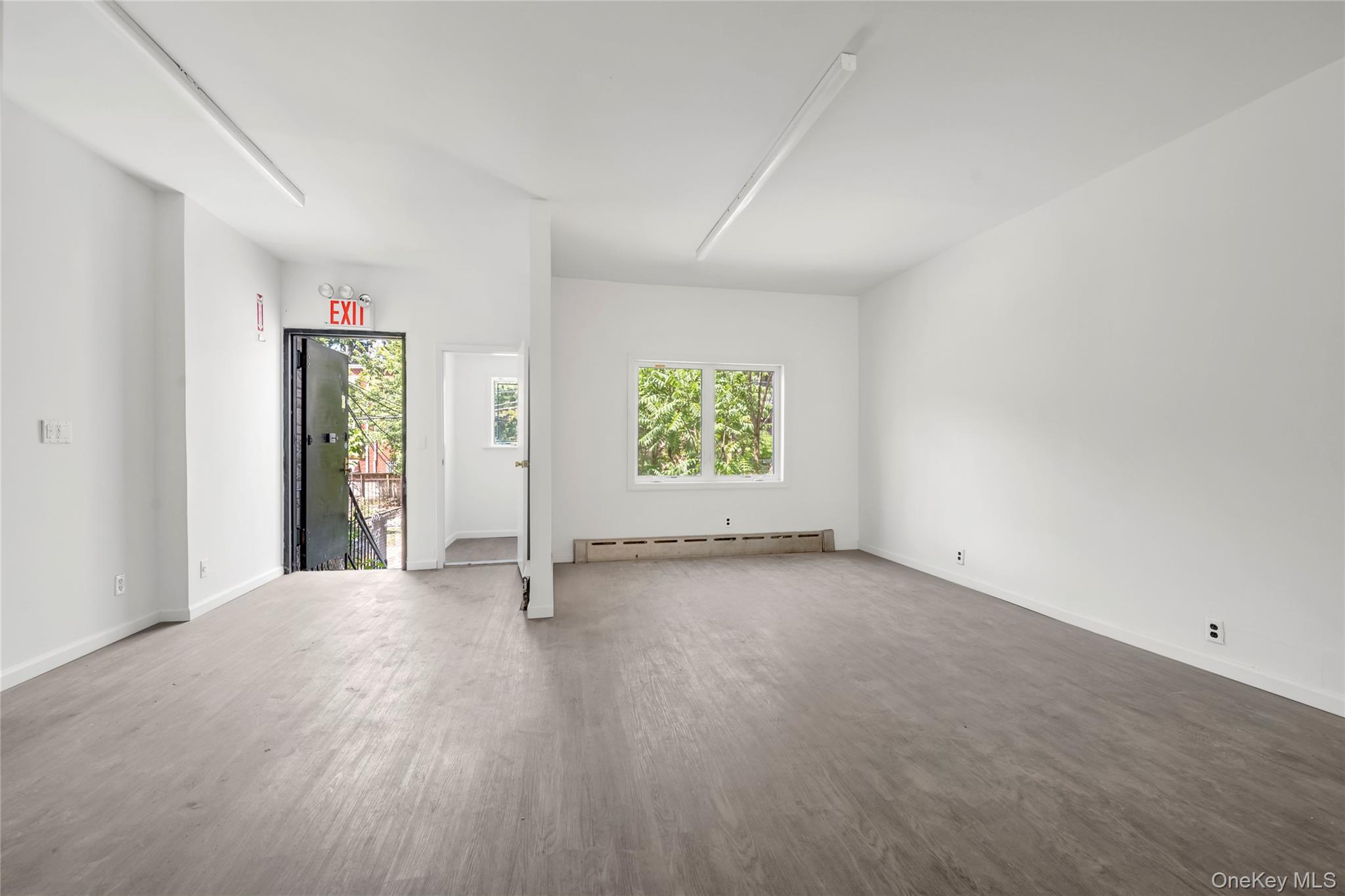 67-05 Roosevelt Avenue Property Photo 6