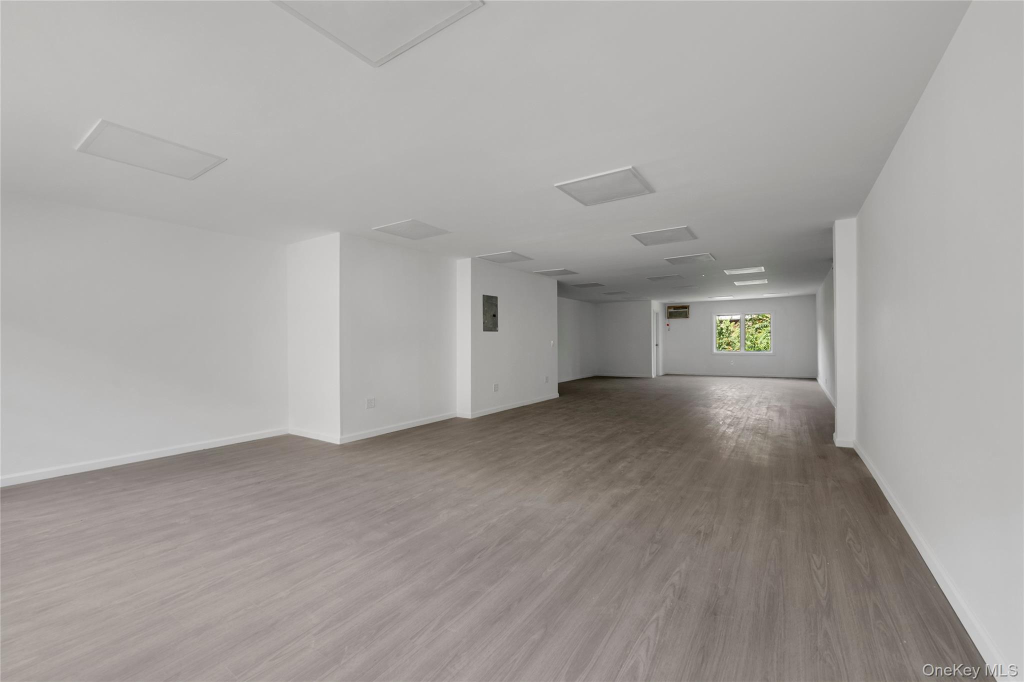 67-05 Roosevelt Avenue Property Photo 10