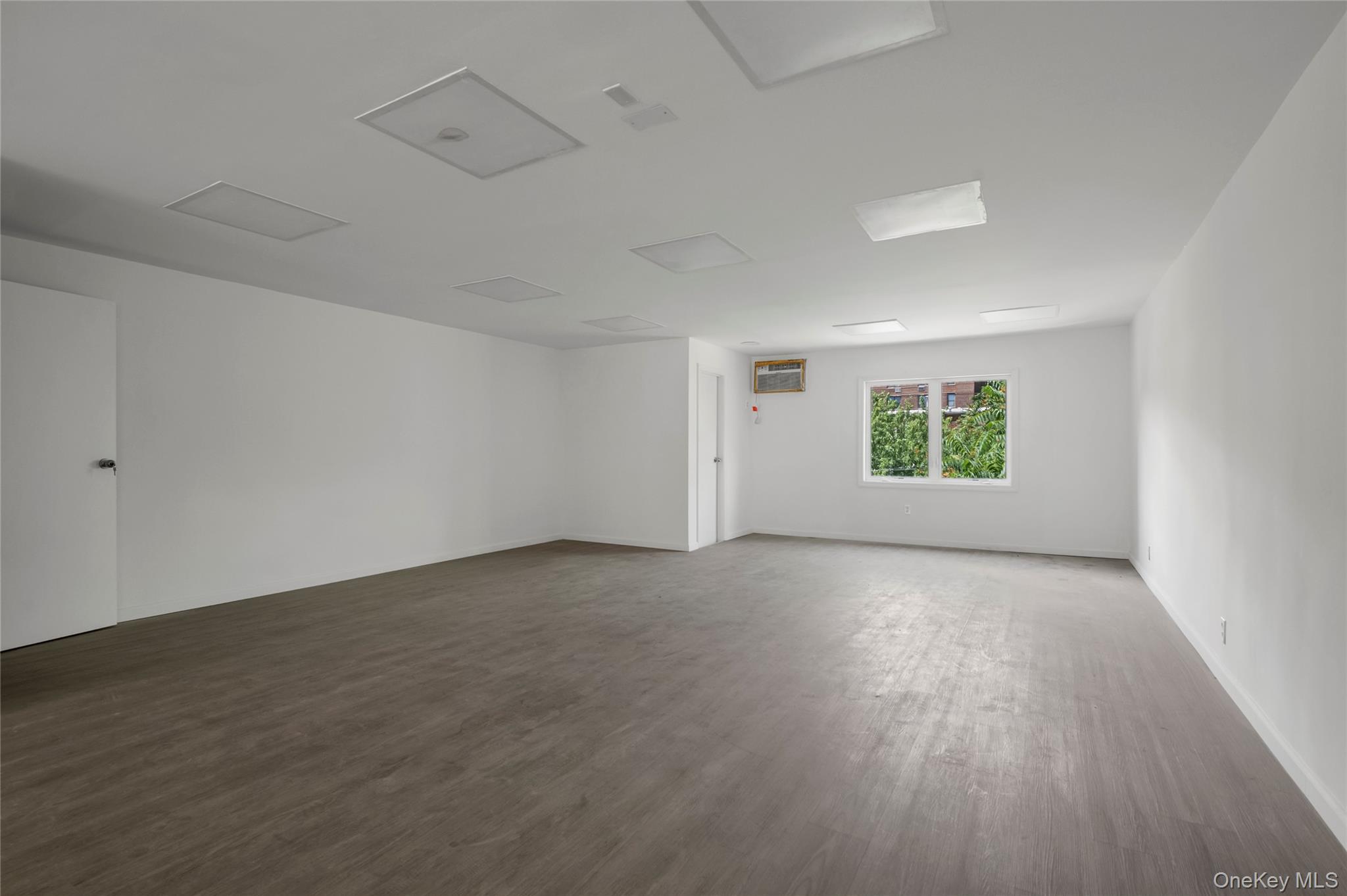 67-05 Roosevelt Avenue Property Photo 11