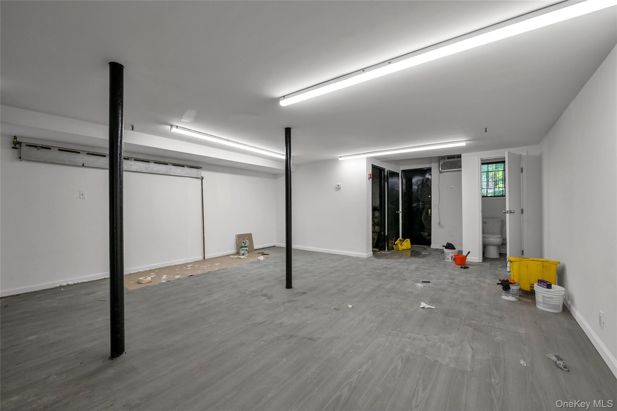 67-05 Roosevelt Avenue Property Photo 15