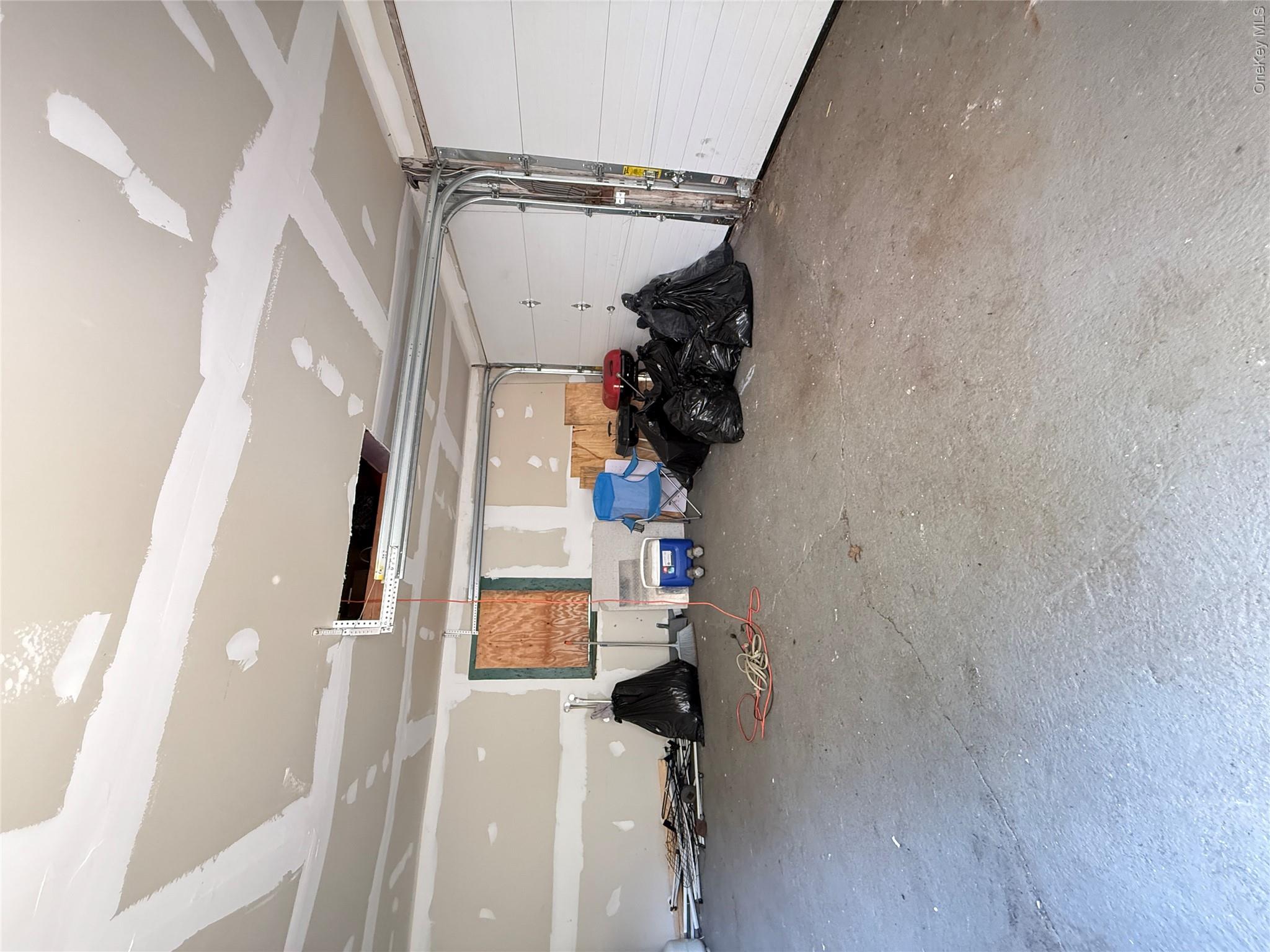 15 Mirin Avenue Property Photo 32