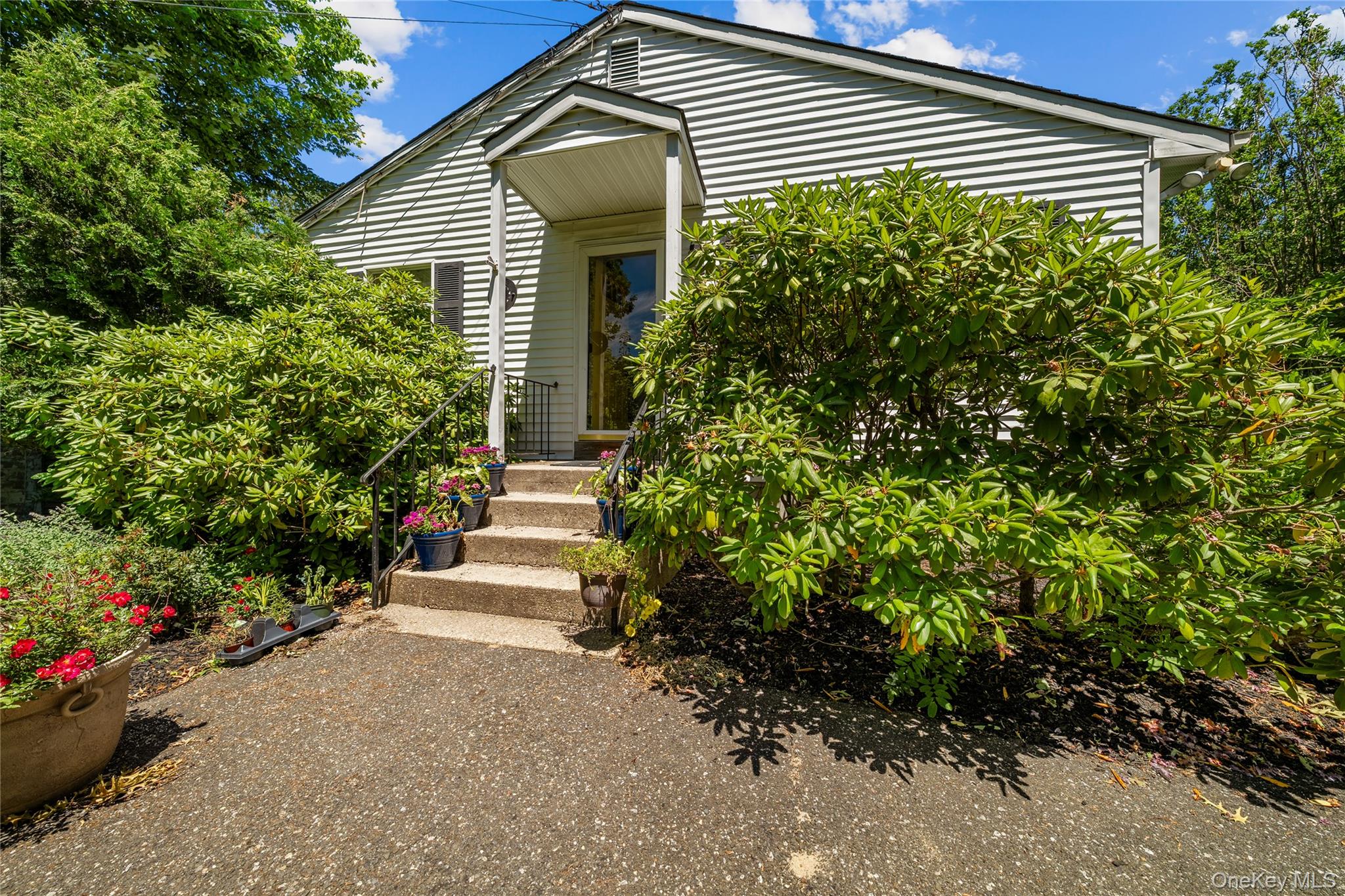 47 Floral Road Property Photo 2