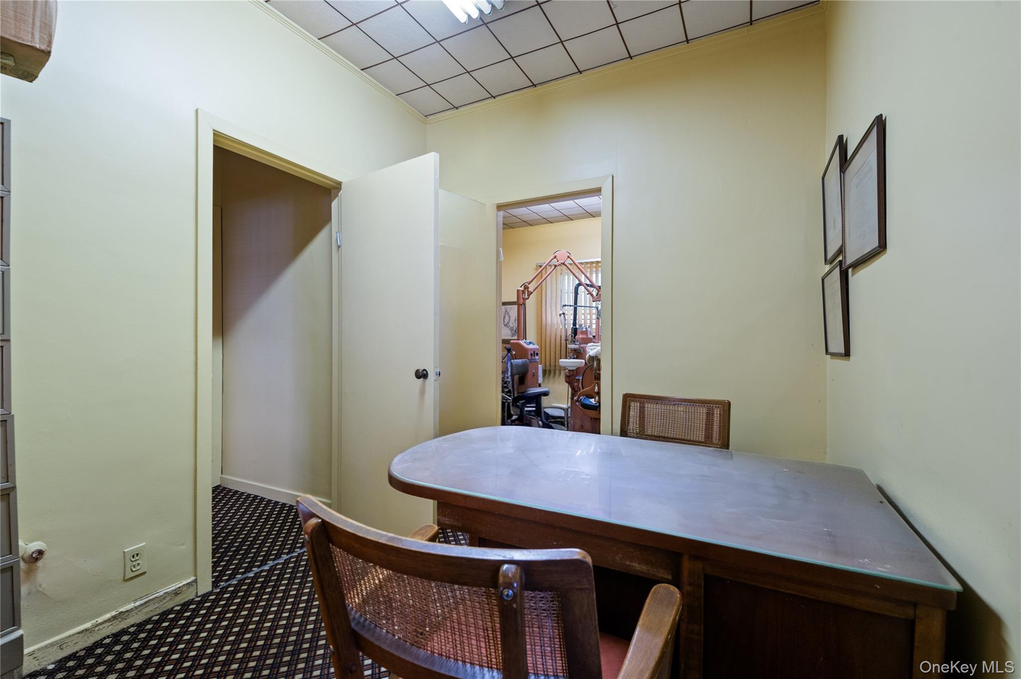 1026 W Broadway Property Photo 13