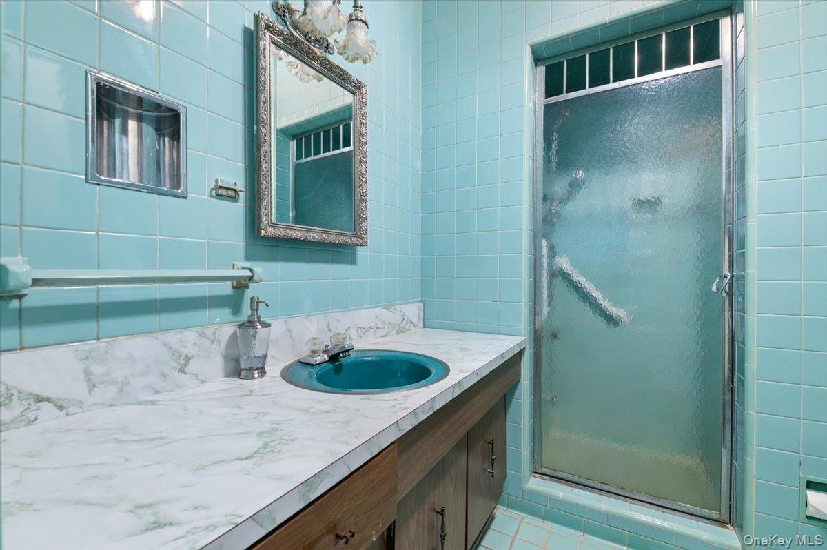 1026 W Broadway Property Photo 22