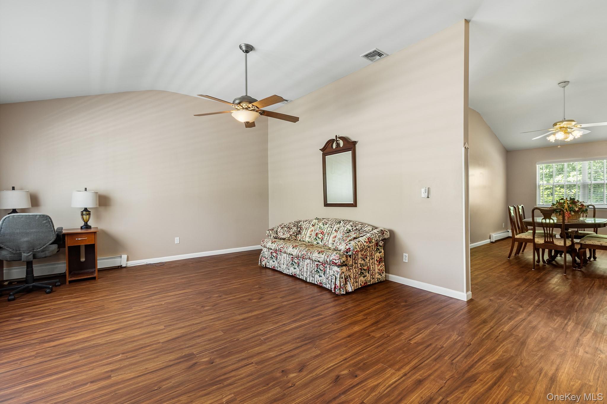 166 Richmond Avenue Property Photo 4
