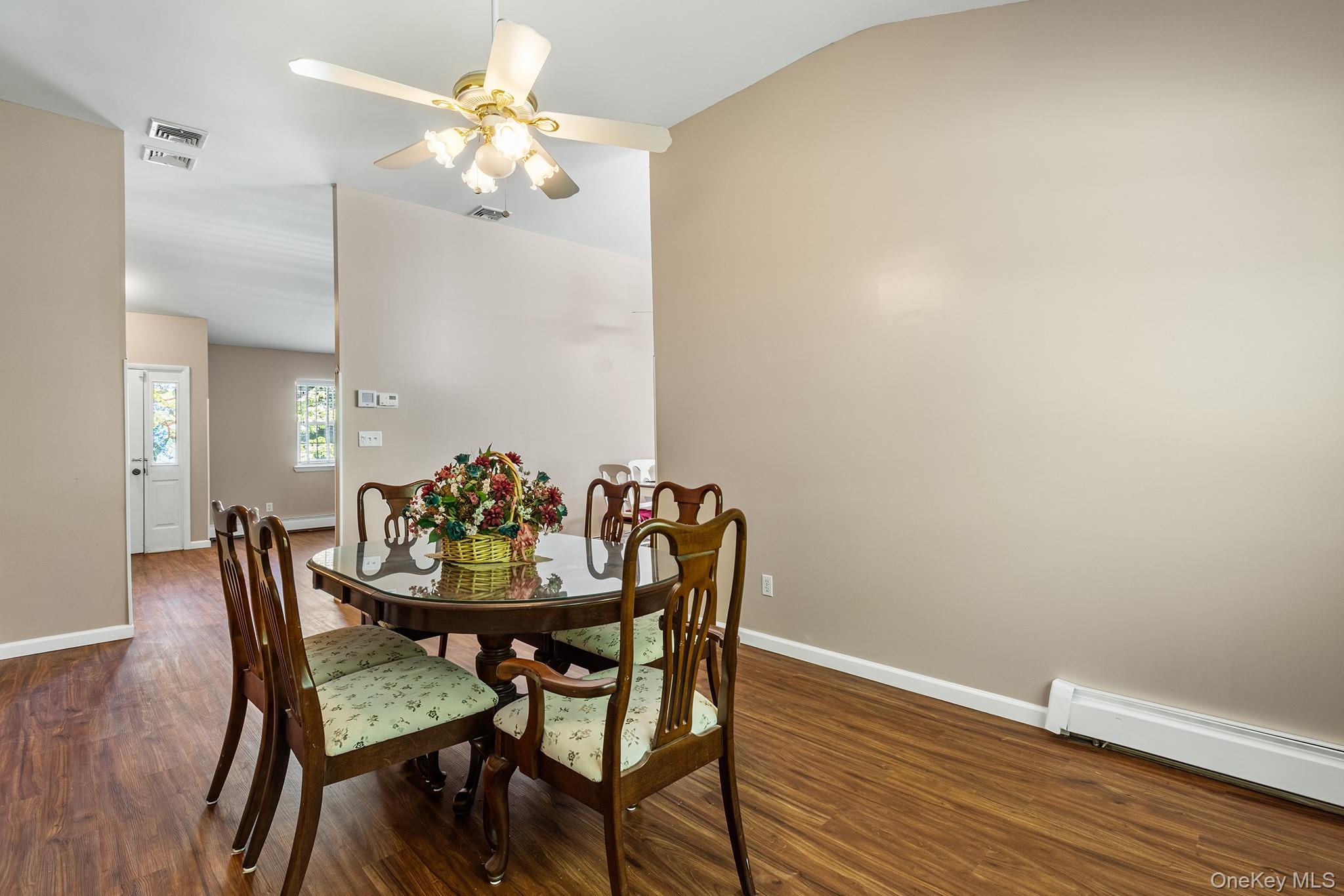 166 Richmond Avenue Property Photo 6