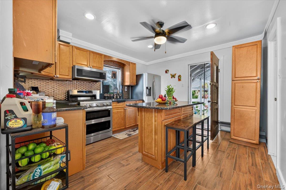 9513 85th Street Property Photo 6