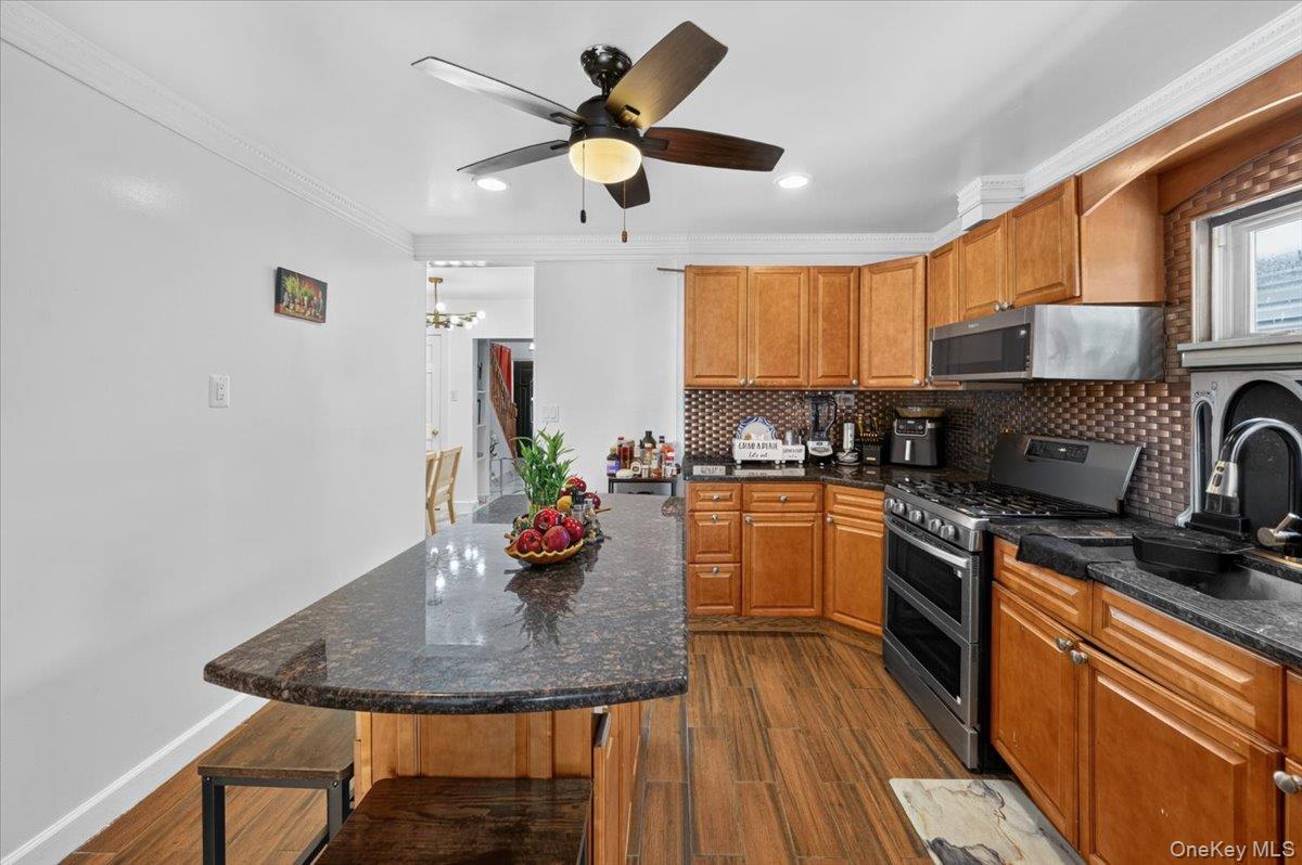 9513 85th Street Property Photo 7