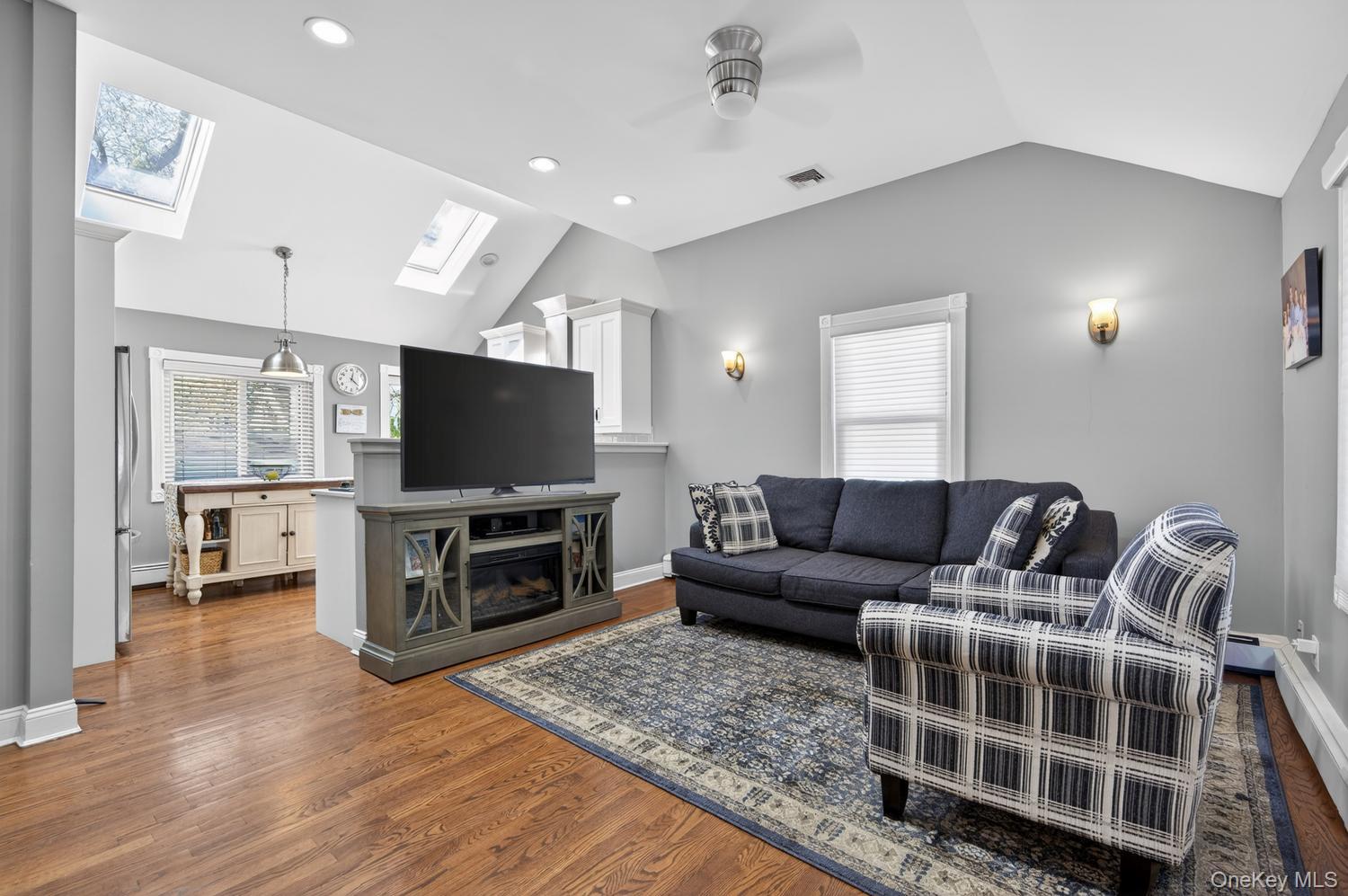 105 N Hamilton Avenue Property Photo 3