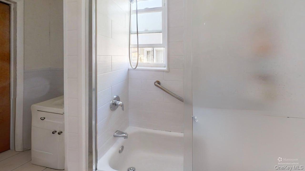 38 N 10th Avenue Property Photo 5