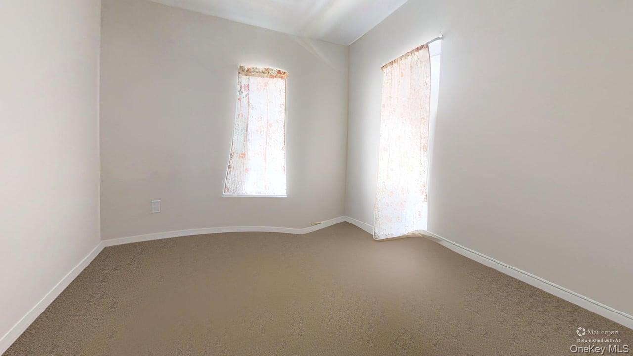 38 N 10th Avenue Property Photo 11