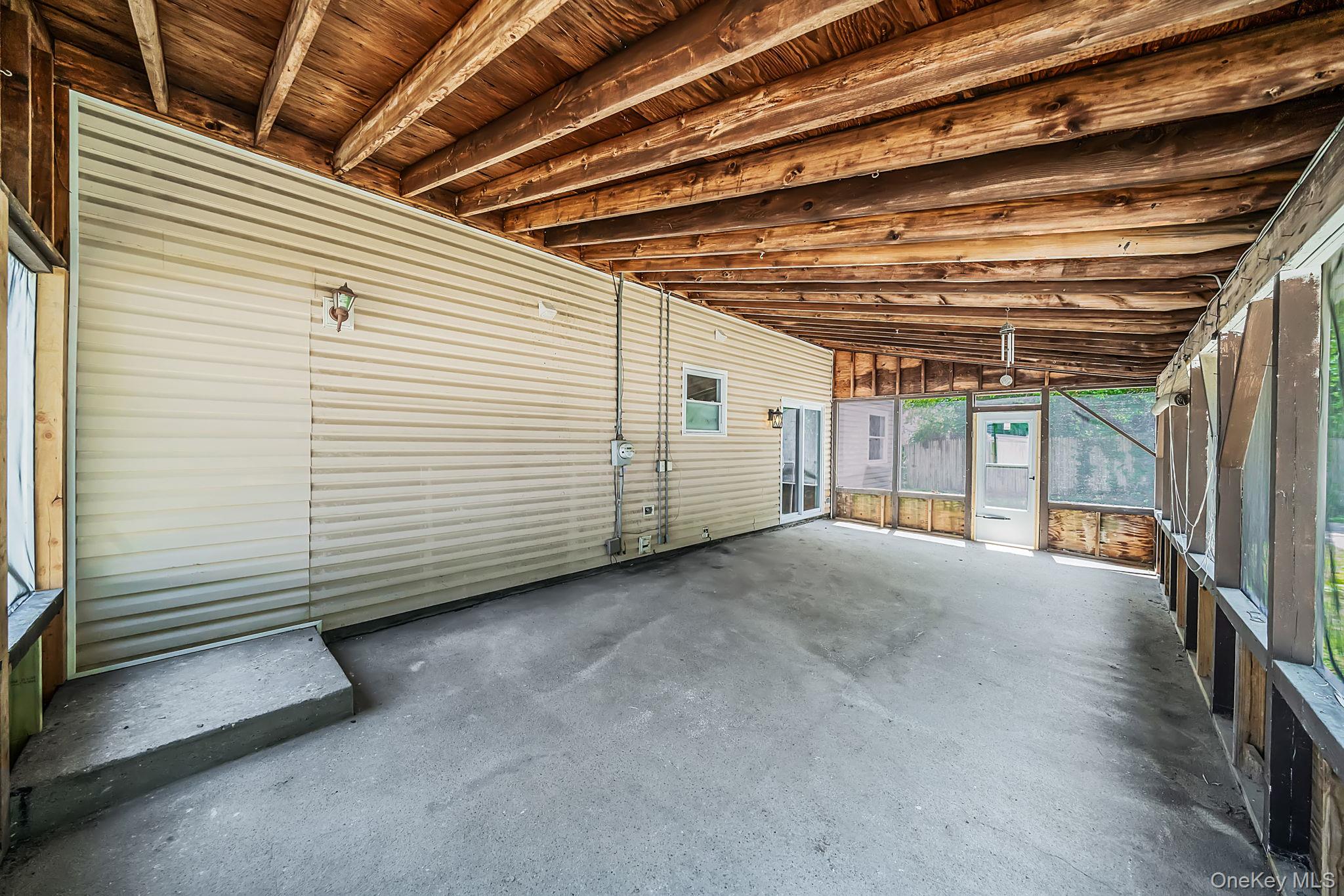 130 Greenbelt Parkway Property Photo 9