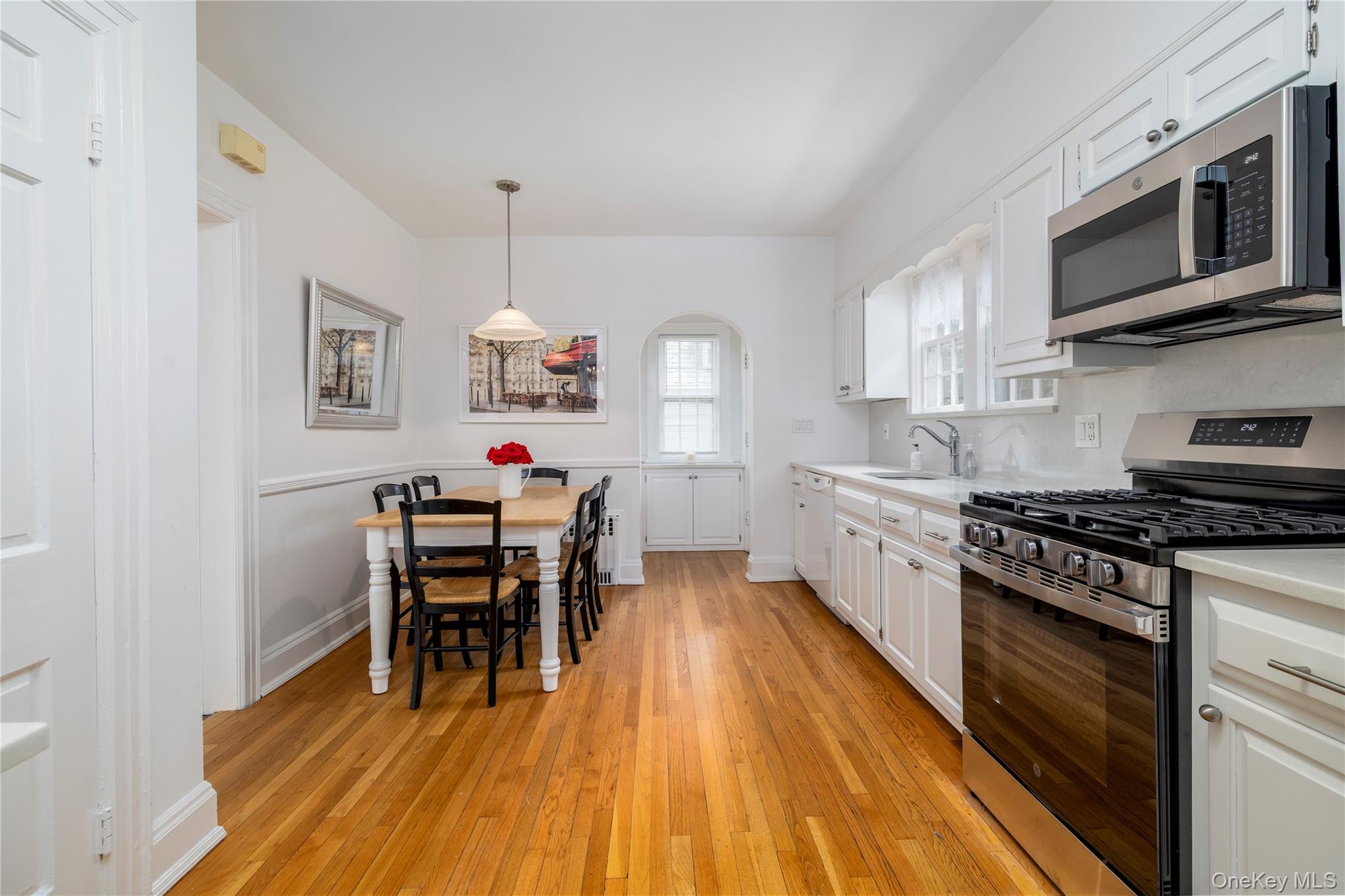 210 Demott Avenue Property Photo 11