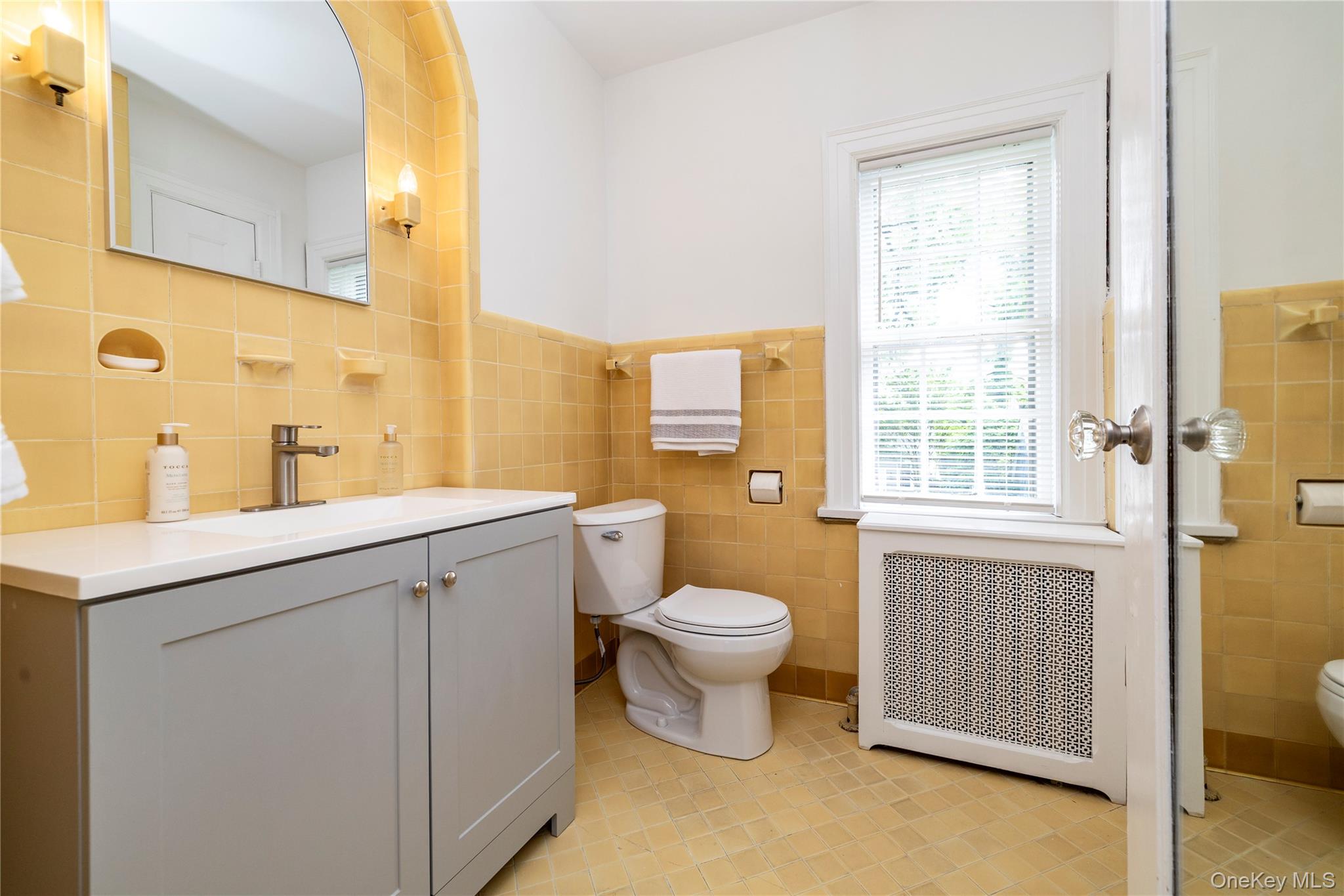 210 Demott Avenue Property Photo 14