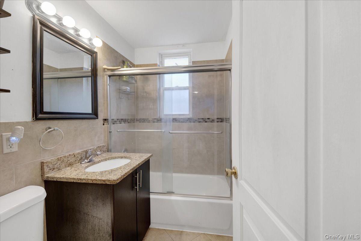 2131 Bruckner Boulevard Property Photo 5