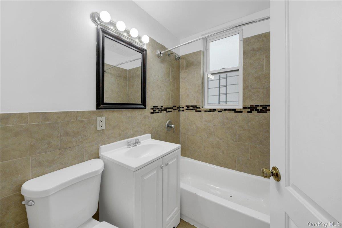 2131 Bruckner Boulevard Property Photo 14