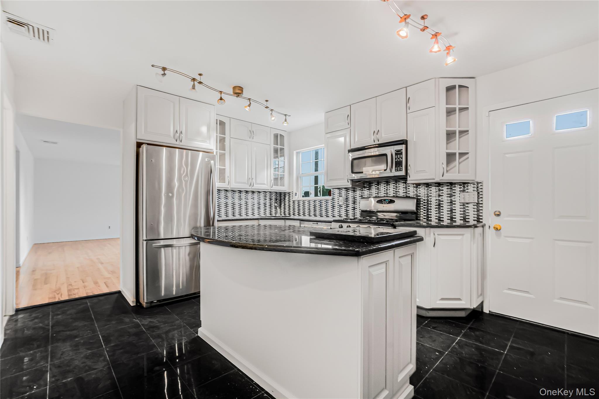 8 8th Street Property Photo 7
