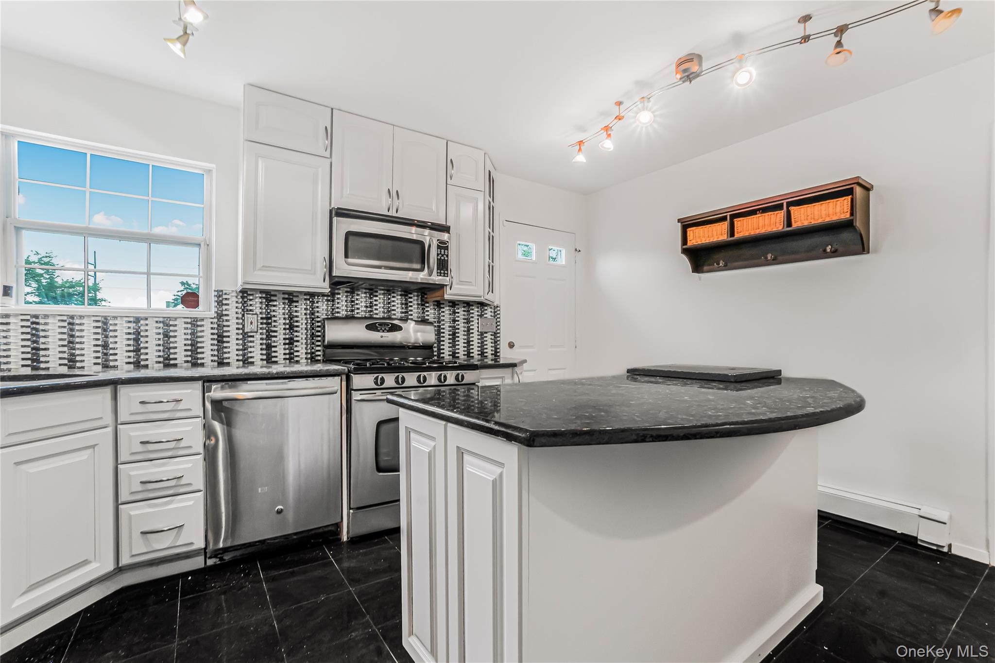 8 8th Street Property Photo 8