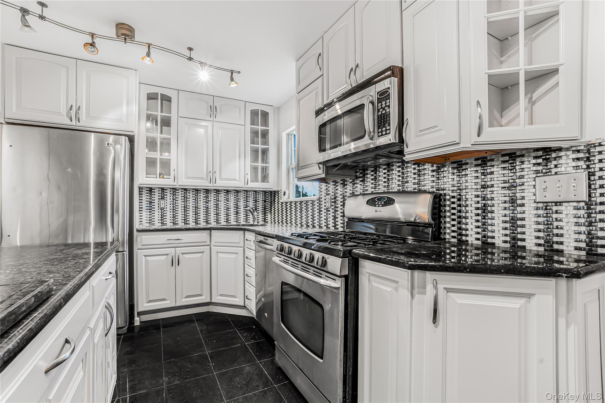 8 8th Street Property Photo 9