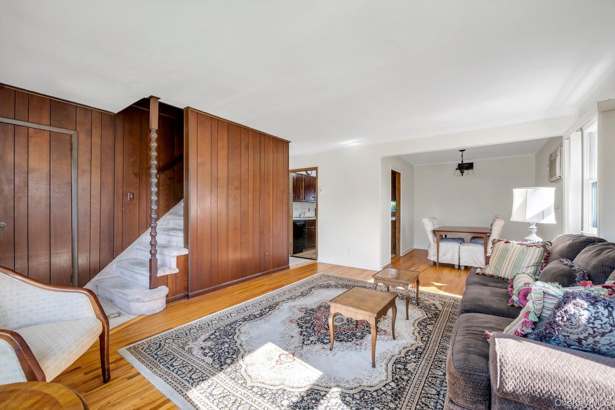 106 Campbell Street Property Photo 4
