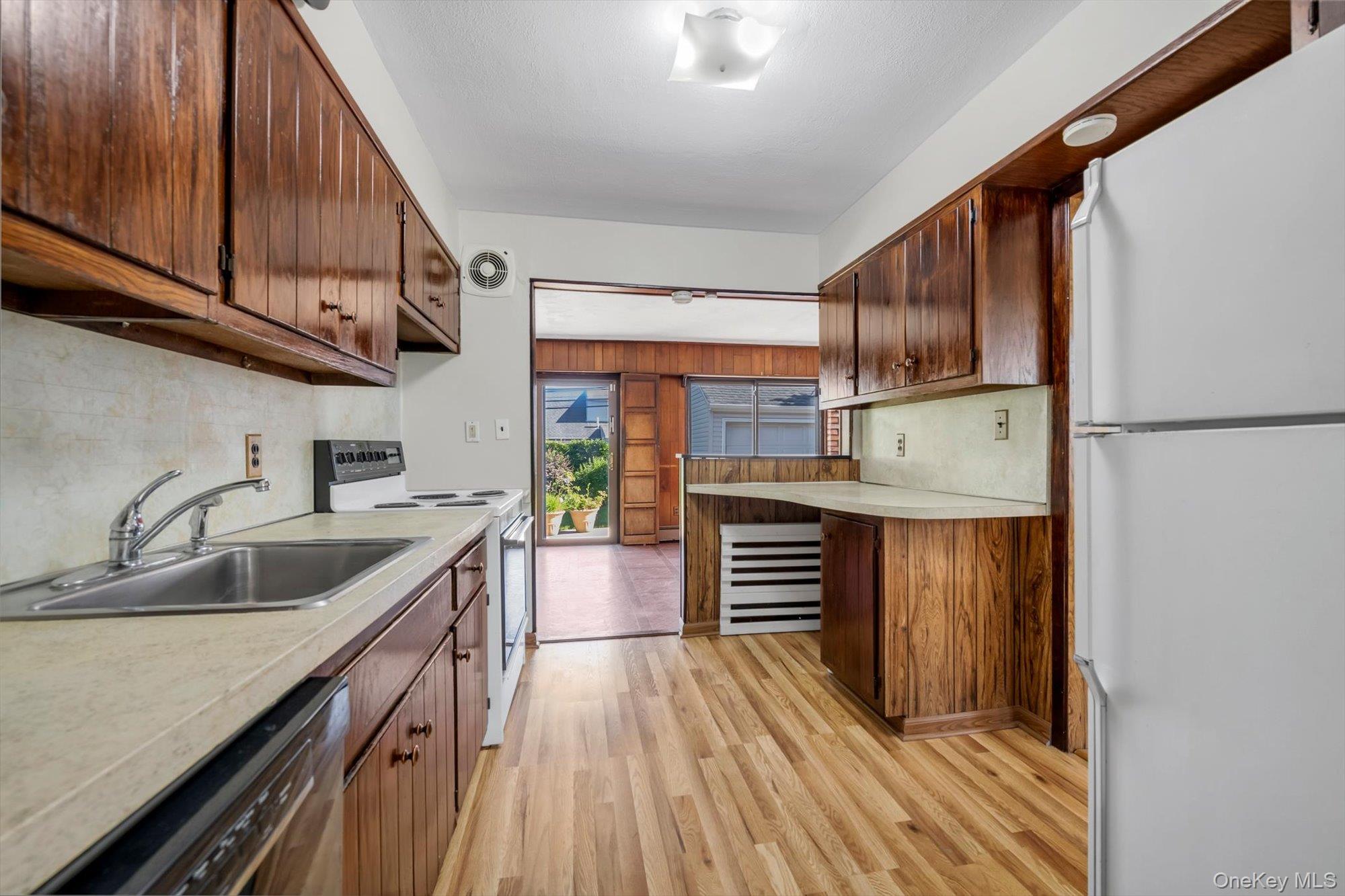 106 Campbell Street Property Photo 6