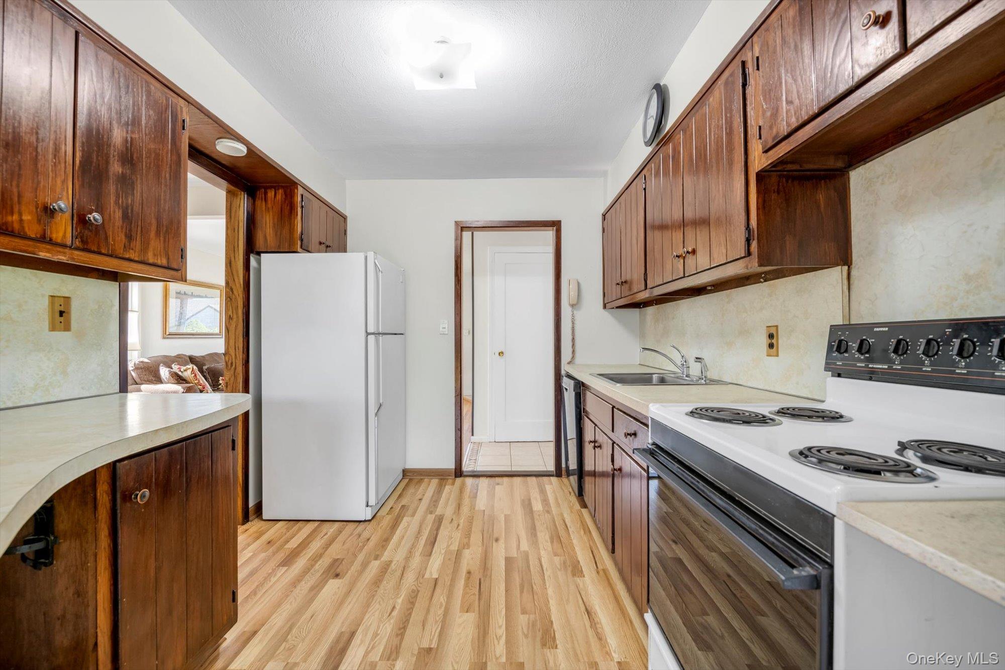 106 Campbell Street Property Photo 7