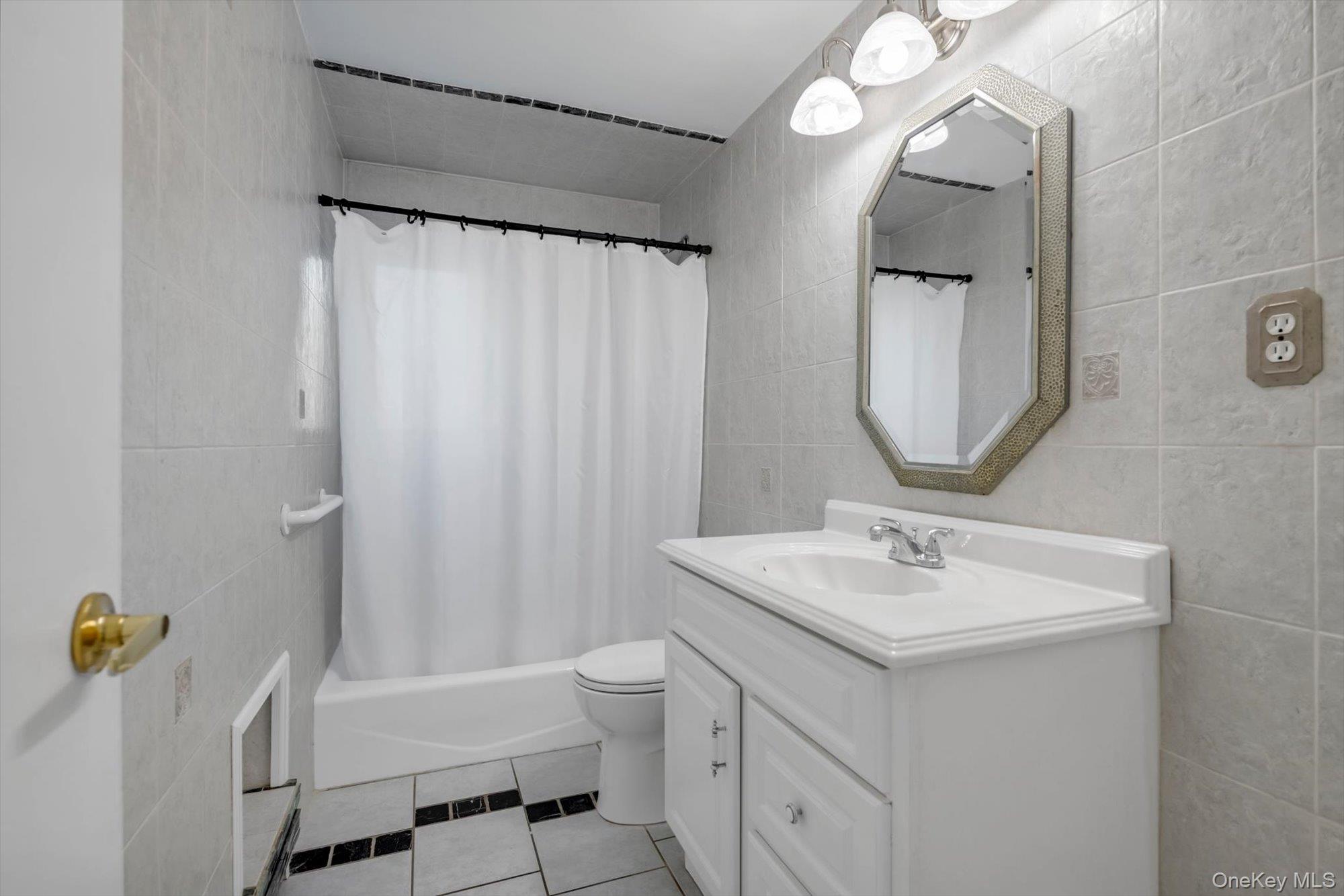106 Campbell Street Property Photo 10