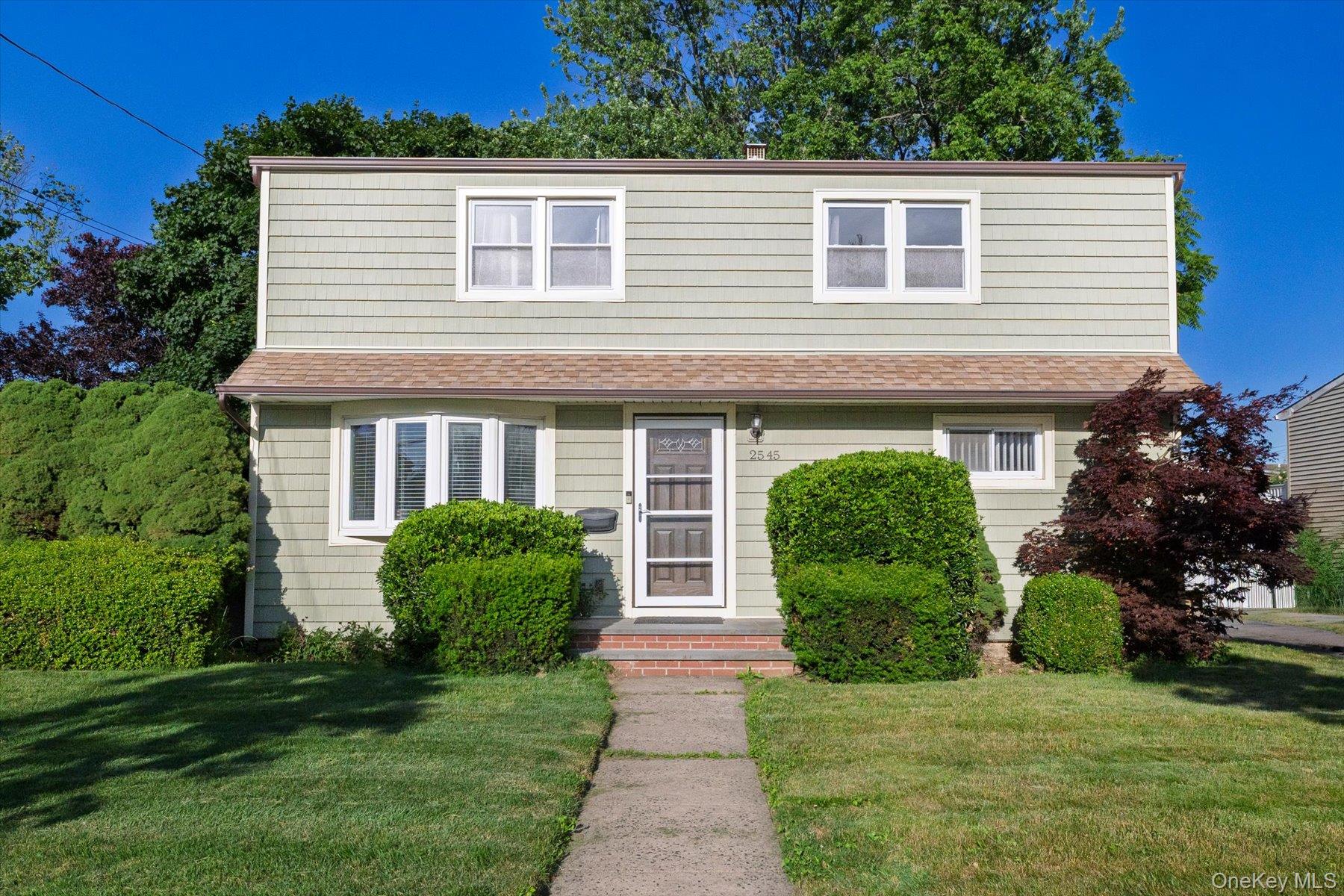 2545 Sycamore Avenue Property Photo 1