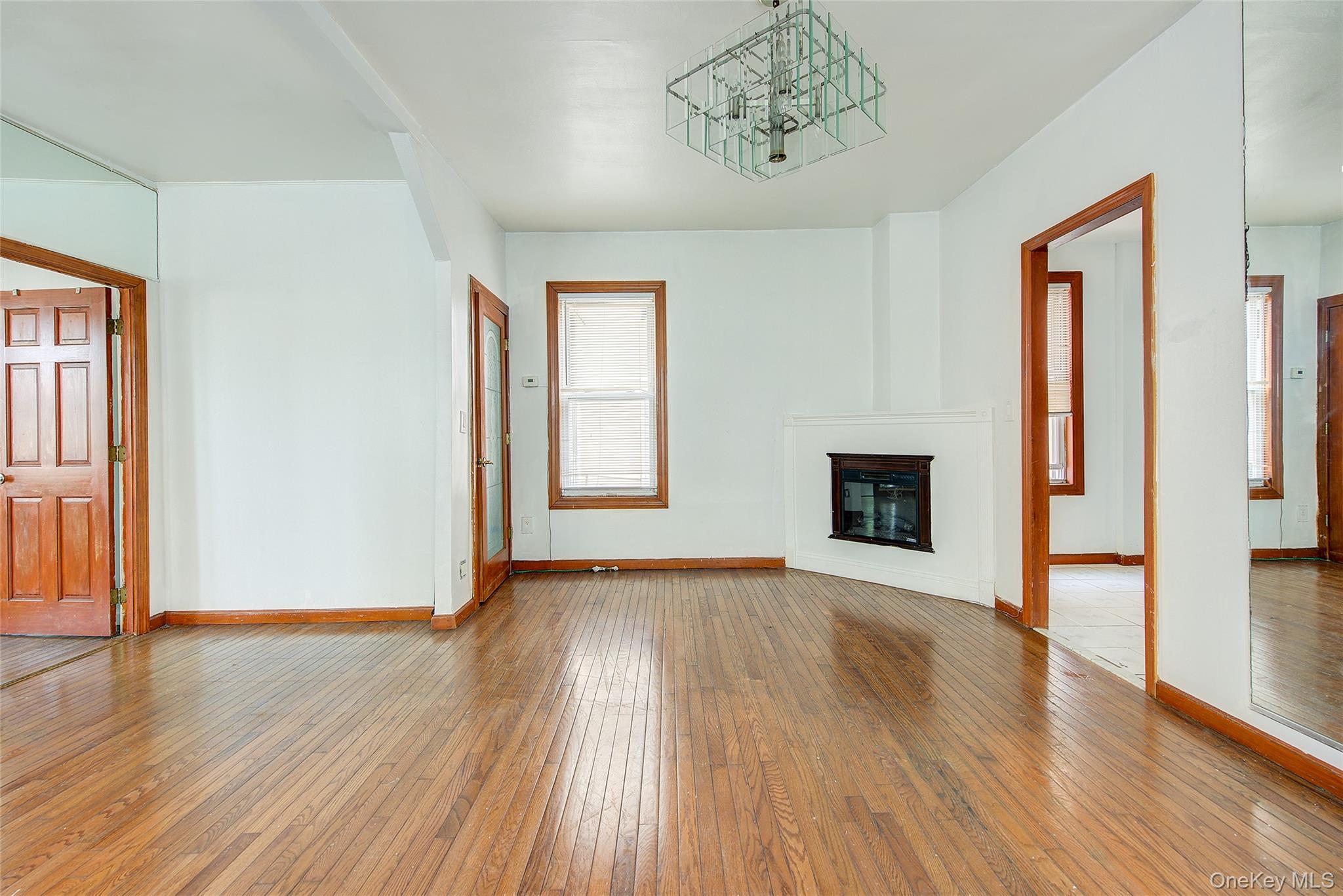 32-54 81st Street Property Photo 4