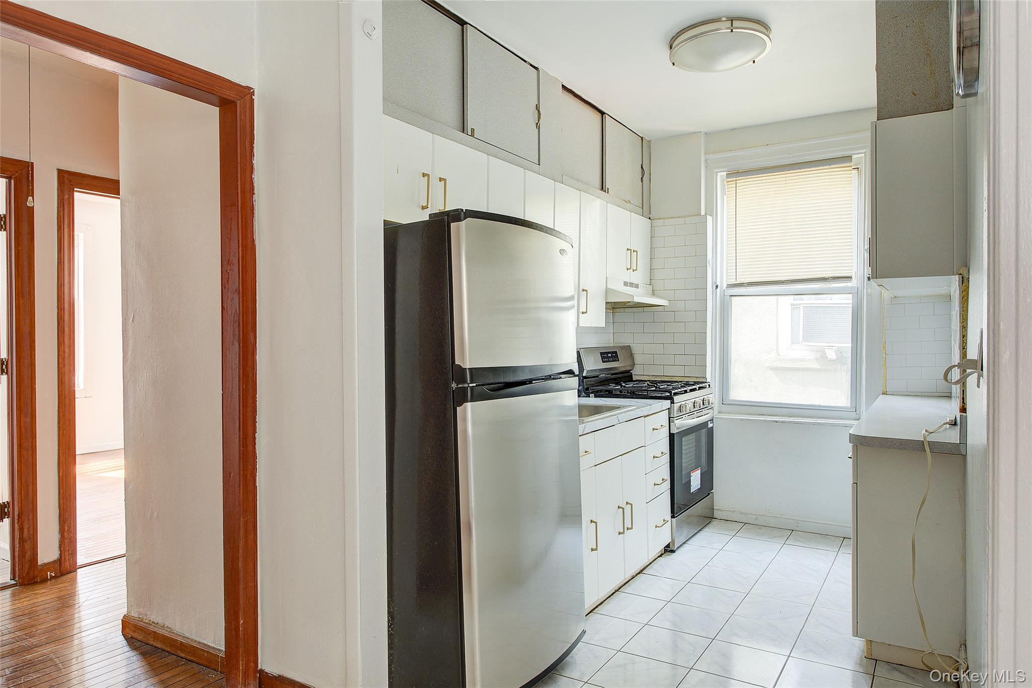32-54 81st Street Property Photo 10