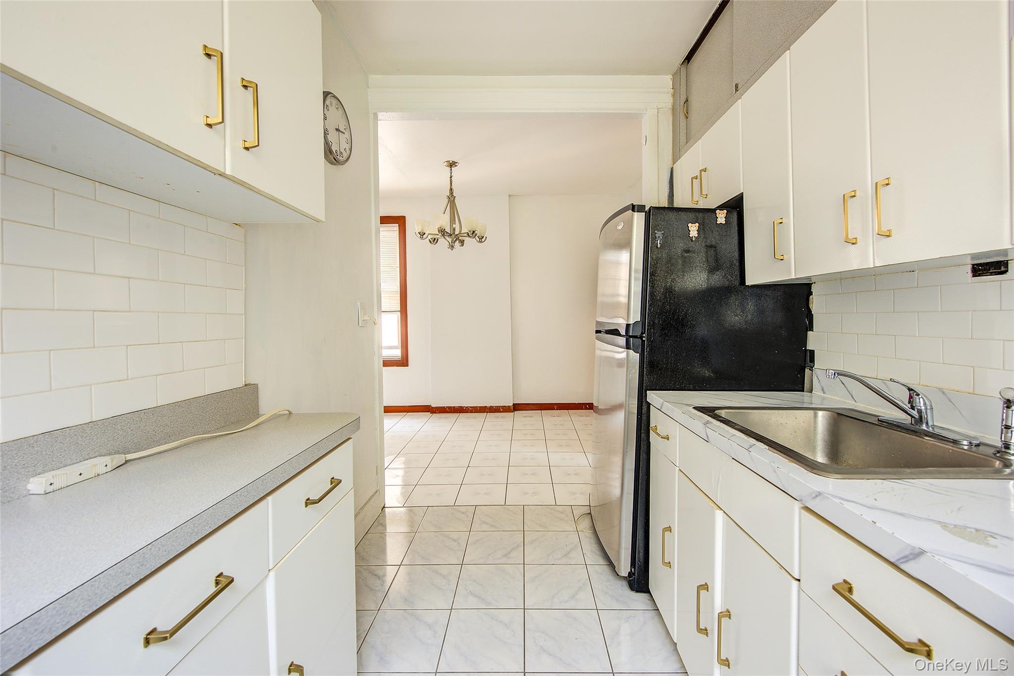 32-54 81st Street Property Photo 11