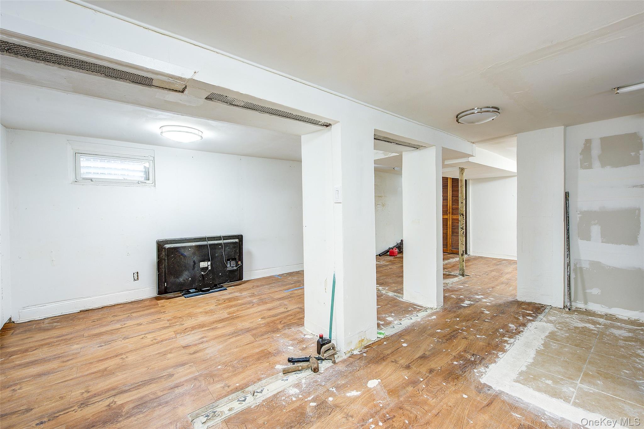 32-54 81st Street Property Photo 21