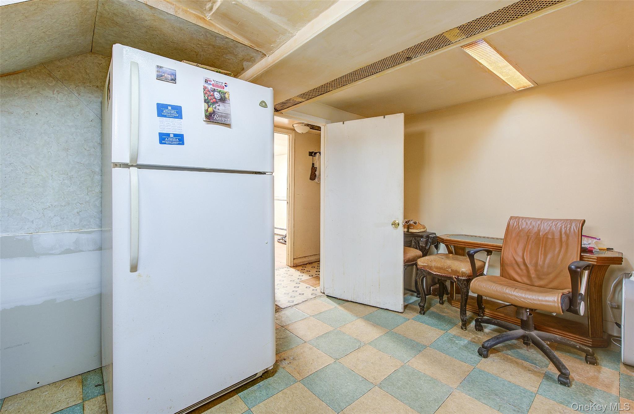 32-54 81st Street Property Photo 25