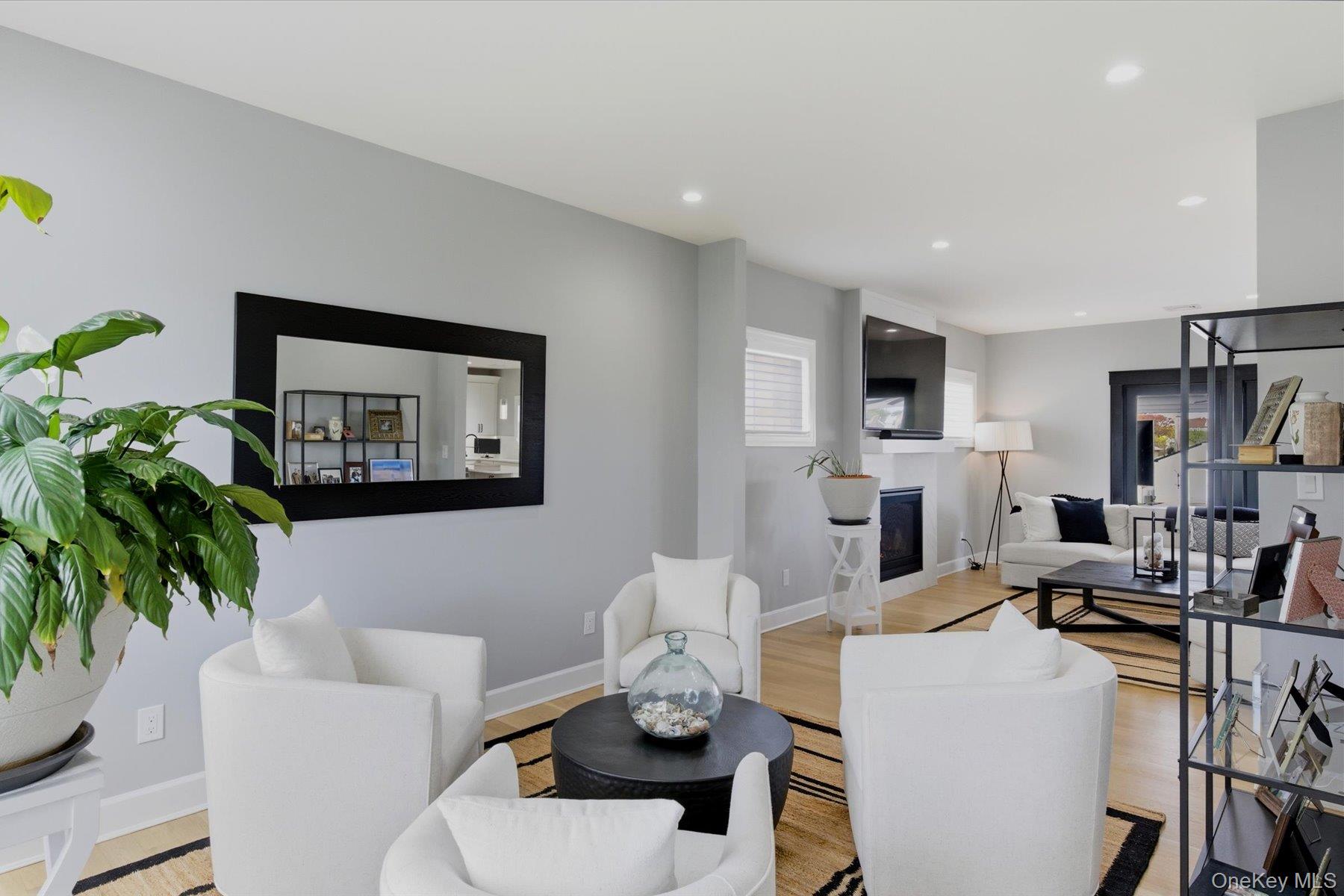 240 Clocks Boulevard Property Photo 5