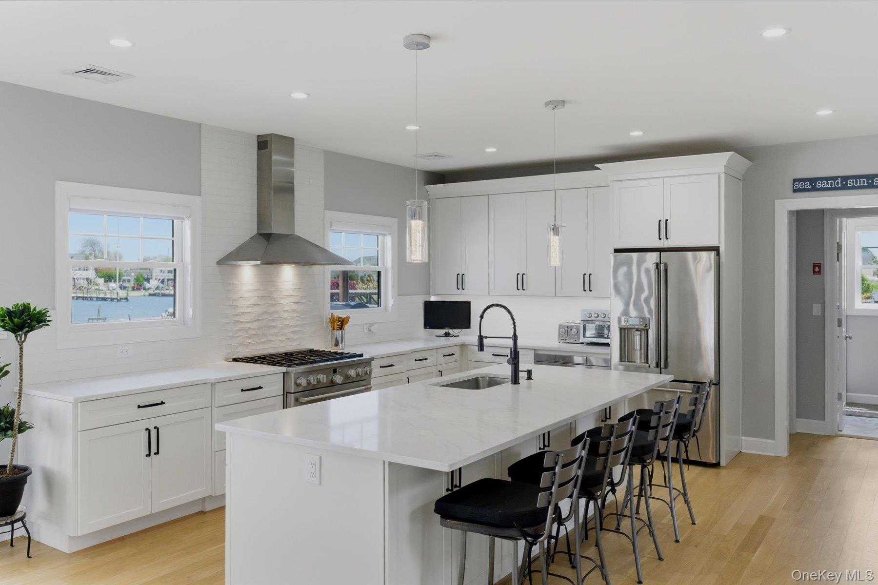240 Clocks Boulevard Property Photo 9
