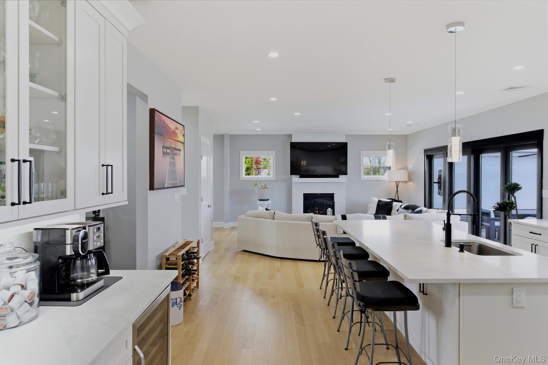 240 Clocks Boulevard Property Photo 11